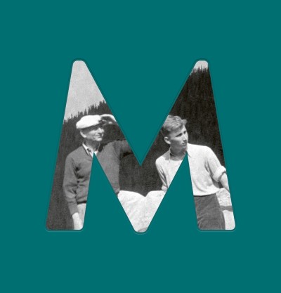 Okładka albumu Magierscy Fotografowie z Lublina z literą M w którą wpisana jest fotografia Magierskich