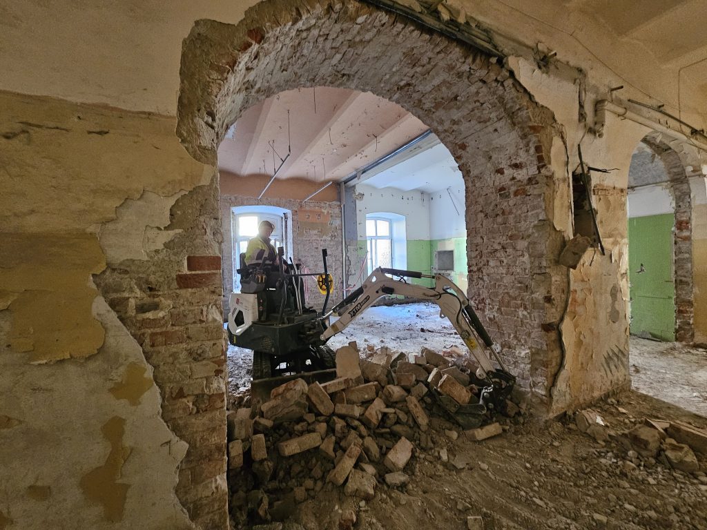 Teren budowy Narodowego Archiwum Cyfrowego w listopadzie 2025 r.